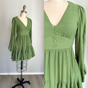 Hello Molly Dress XS Green Long Sleeves Cutout Back Faux Buttons‎ Boho Fairy